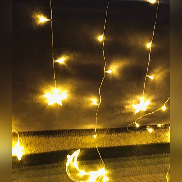 LED Moon and Star Curtain String Lights In Box - Picture 9 of 10